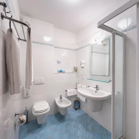 La Comacina Hotel 3*