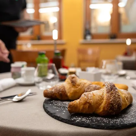 Ξενοδοχείο La Comacina 3*