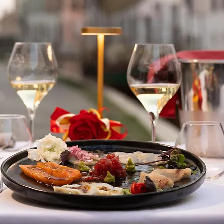 La Comacina Hotel 3*